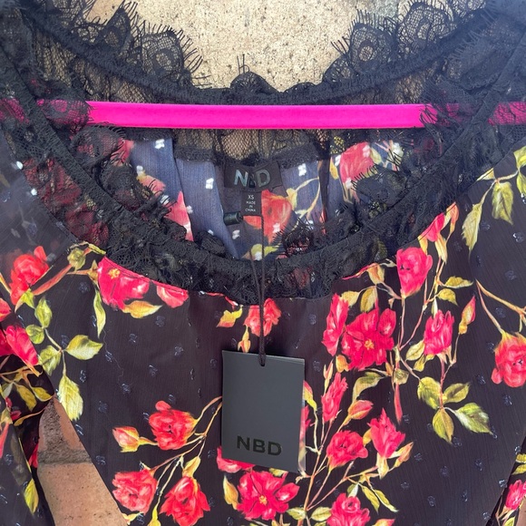 NEW NBD Revolve Dylan Black Red Floral Swiss Dot Off The Shoulder Blouse XS - Picture 8 of 9
